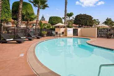 هتل Best Western Americana Inn