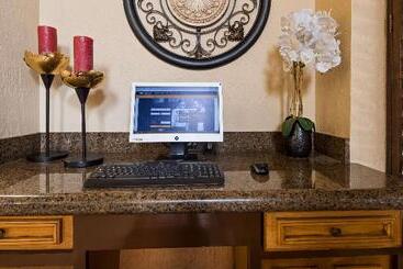 هتل Best Western Americana Inn