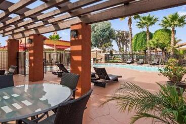 هتل Best Western Americana Inn