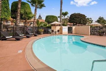 هتل Best Western Americana Inn