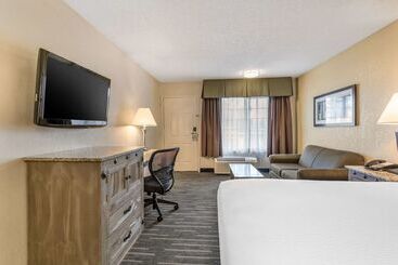 هتل Best Western Americana Inn