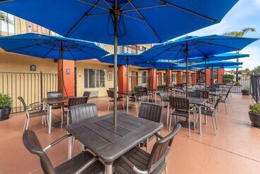 هتل Best Western Americana Inn
