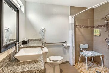 هتل Best Western Americana Inn
