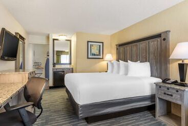 هتل Best Western Americana Inn