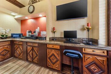 هتل Best Western Americana Inn