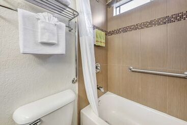 هتل Best Western Americana Inn