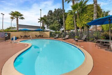 هتل Best Western Americana Inn