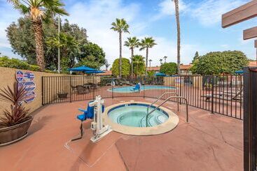 هتل Best Western Americana Inn