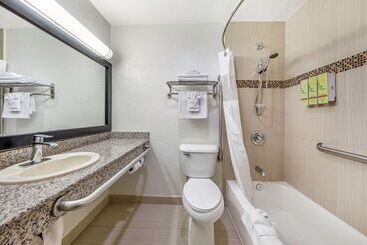 هتل Best Western Americana Inn