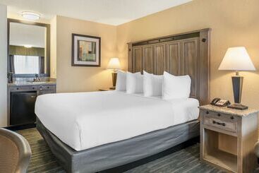 هتل Best Western Americana Inn