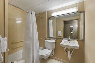 هتل Best Western Plus The Charles