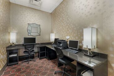 هتل Best Western Plus The Charles