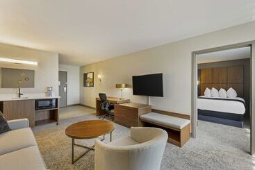 هتل Best Western Plus The Charles