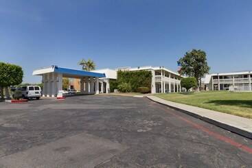 Motel 6 Claremont, Ca