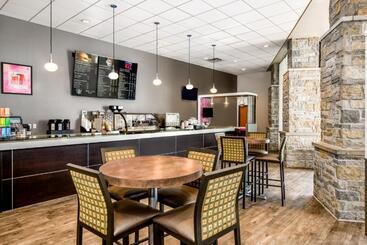 هتل Crowne Plaza Milwaukee South, An Ihg