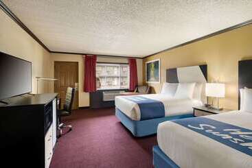 هتل Days Inn By Wyndham Bend