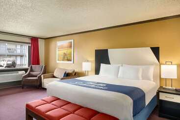 هتل Days Inn By Wyndham Bend