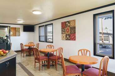 هتل Days Inn By Wyndham Bend