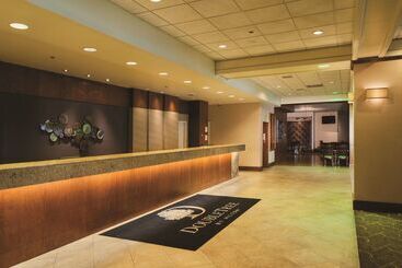 هتل Doubletree By Hilton Omaha Downtown