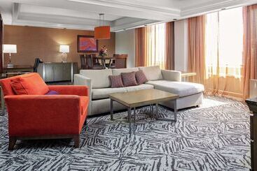 هتل Doubletree By Hilton Omaha Downtown