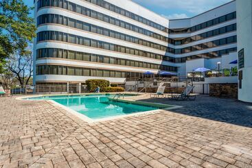 هتل Doubletree By Hilton South Charlotte Tyvola