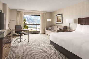 هتل Doubletree By Hilton Colorado Springs