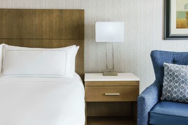 هتل Doubletree By Hilton Colorado Springs