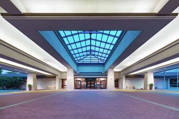 هتل Doubletree By Hilton Colorado Springs