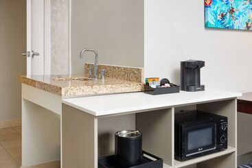 هتل Embassy Suites By Hilton West Palm Beach Central