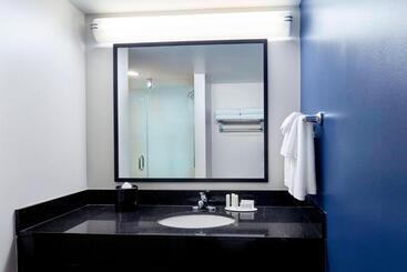Otel Fairfield Inn Suites Indianapolis Downtown