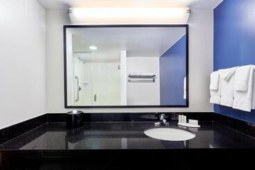Otel Fairfield Inn Suites Indianapolis Downtown