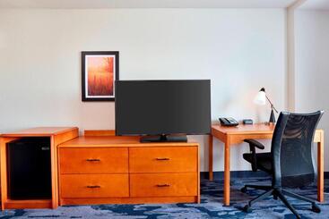 Otel Fairfield Inn Suites Indianapolis Downtown