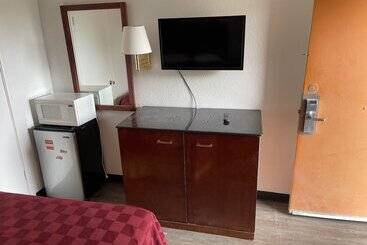 هتل Farmington Inn