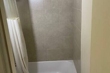 هتل Farmington Inn