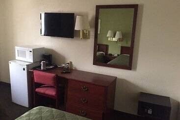 هتل Farmington Inn