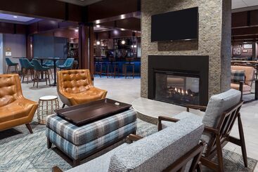 هتل Four Points Huntsville Airport