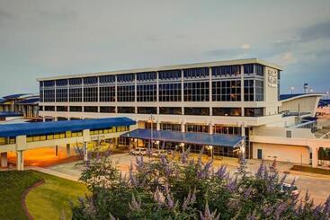 هتل Four Points Huntsville Airport
