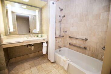 هتل Hilton Los Angeles/universal City