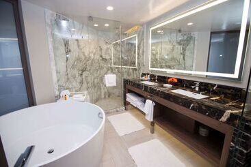 هتل Hilton Los Angeles/universal City