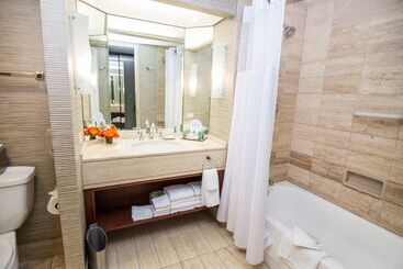 هتل Hilton Los Angeles/universal City