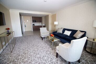هتل Hilton Los Angeles/universal City