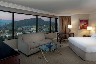 هتل Hilton Los Angeles/universal City