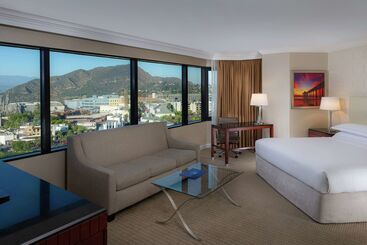 هتل Hilton Los Angeles/universal City