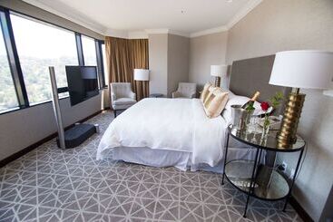 هتل Hilton Los Angeles/universal City
