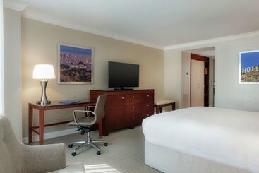 هتل Hilton Los Angeles/universal City