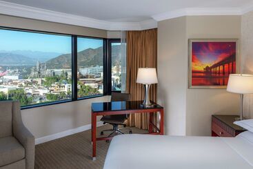 هتل Hilton Los Angeles/universal City