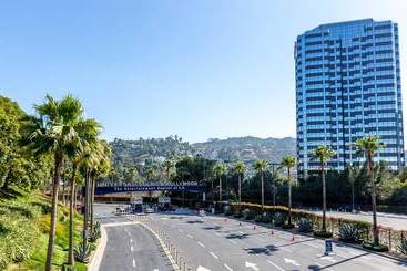 هتل Hilton Los Angeles/universal City