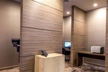 هتل Hilton Los Angeles/universal City