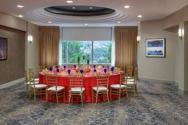 هتل Hilton Los Angeles/universal City