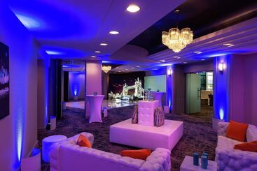 هتل Hilton Los Angeles/universal City